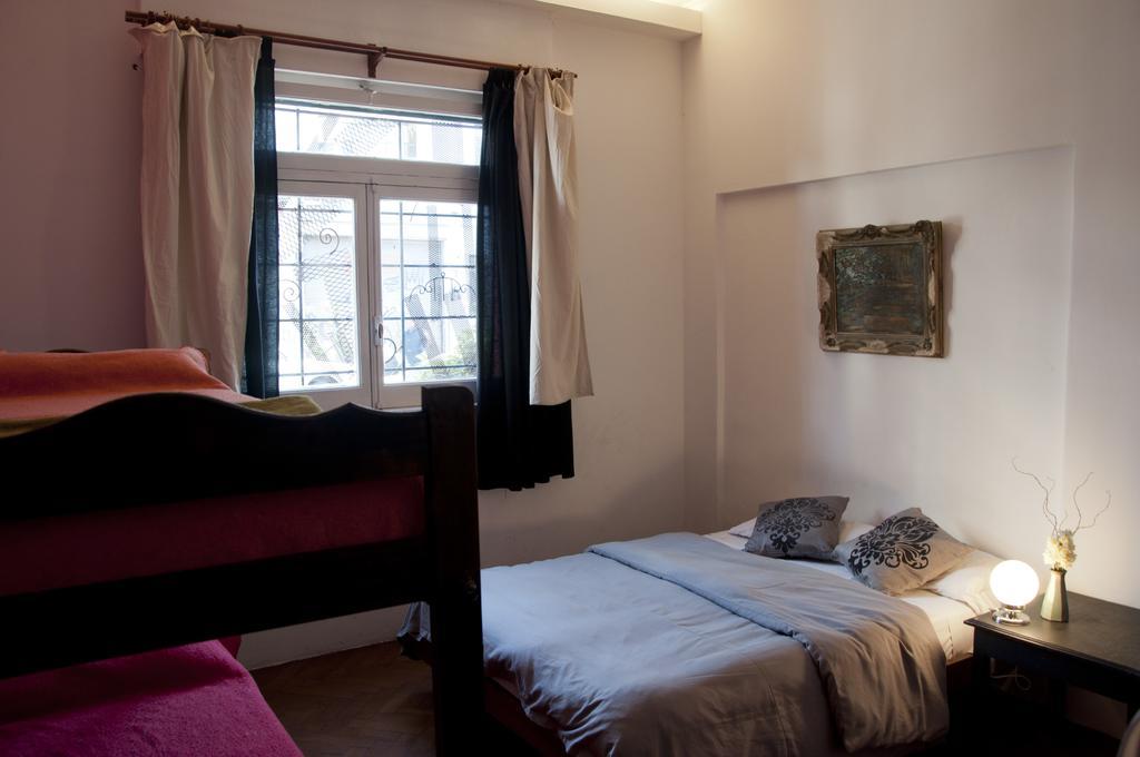 Back In Ba Hostel บัวโนสไอเรส ภายนอก รูปภาพ