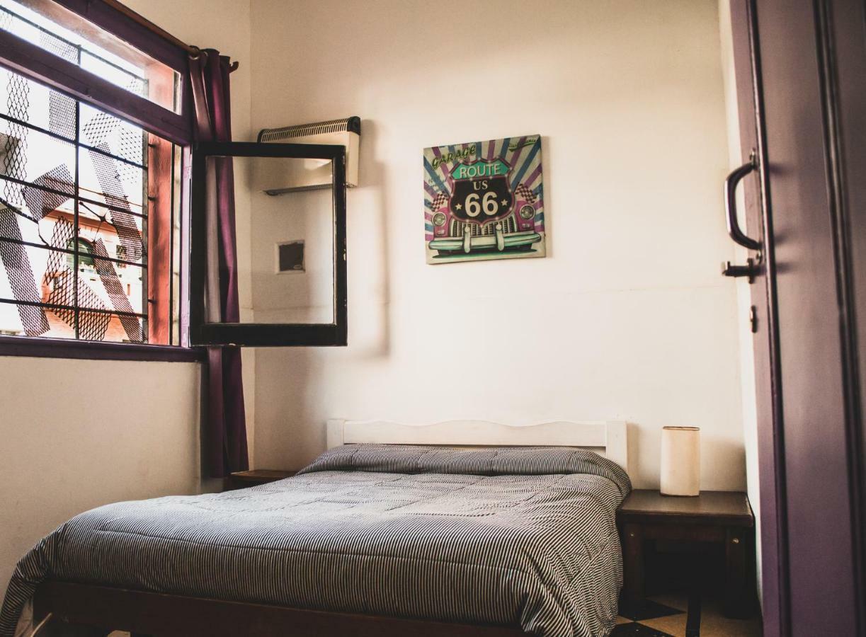 Back In Ba Hostel บัวโนสไอเรส ภายนอก รูปภาพ
